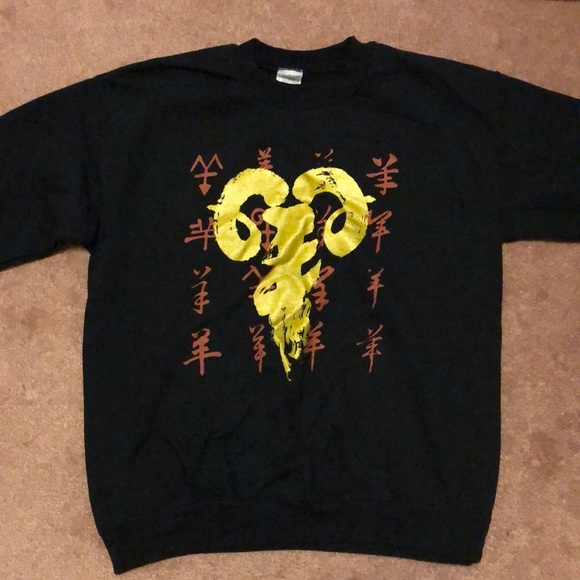 3/$25 Ram Black Gildan Crew Sweatshirt Size M - Picture 1 of 5